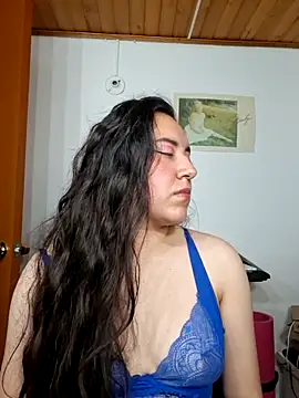 Snapshot of Emi_chik chatting on June 19, 5:45 am Emi chik online show from June 19, 5:45 am