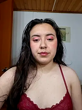 Snapshot of Emi_chik chatting on June 20, 5:10 am Emi chik online show from June 20, 5:10 am