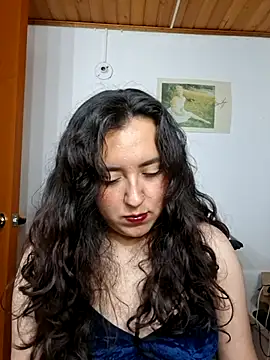 Snapshot of Emi_chik chatting on July 15, 6:40 am Emi chik online show from July 15, 6:40 am
