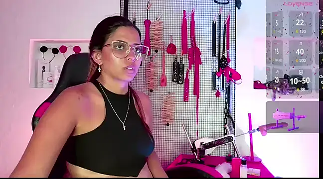 Snapshot of Megaan_Greey chatting on February 9, 12:49 am Megaan Greey online show from February 9, 12:49 am