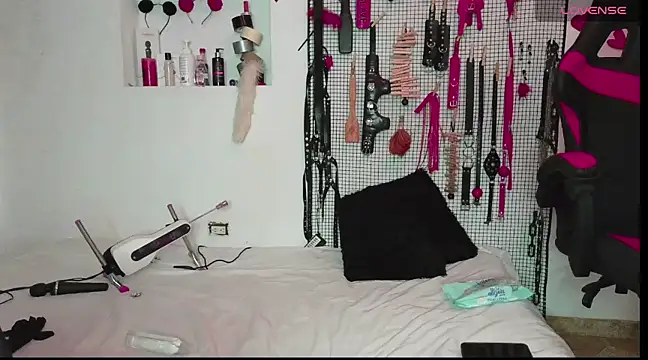 Snapshot of Megaan_Greey chatting on March 7, 9:27 pm Megaan Greey online show from March 7, 9:27 pm