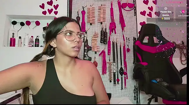 Snapshot of Megaan_Greey chatting on March 8, 12:33 am Megaan Greey online show from March 8, 12:33 am