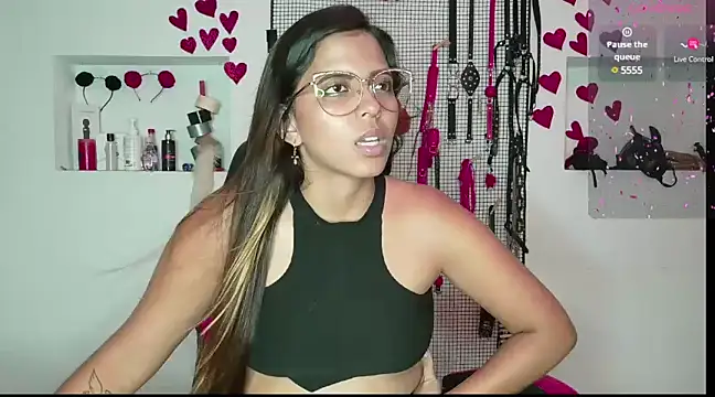 Snapshot of Megaan_Greey chatting on March 13, 10:32 pm Megaan Greey online show from March 13, 10:32 pm