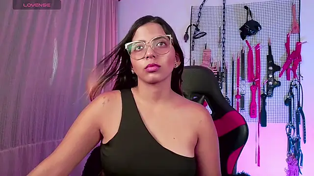 Snapshot of Megaan_Greey chatting on September 13, 9:36 pm Megaan Greey online show from September 13, 9:36 pm