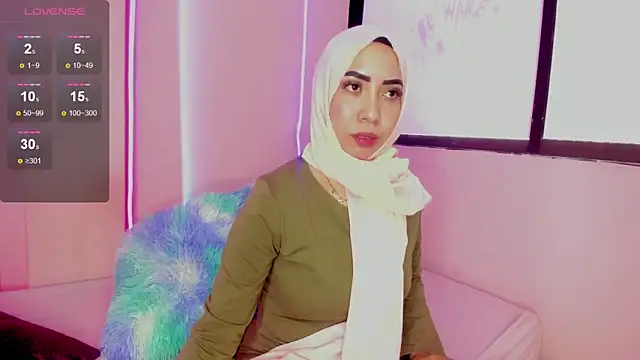 Snapshot of Sweet_hot_mia chatting on January 6, 7:45 pm Sweet hot mia online show from January 6, 7:45 pm