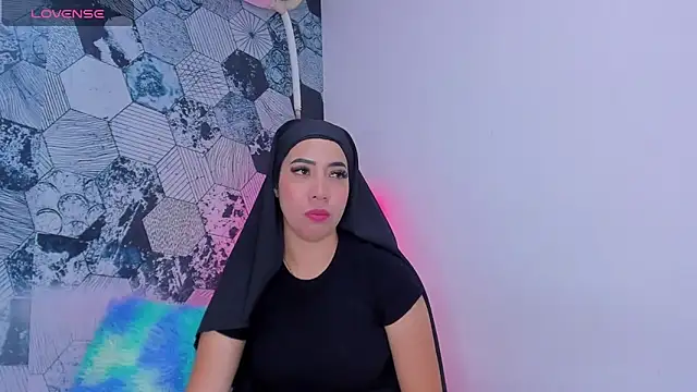 Snapshot of Sweet_hot_mia chatting on January 25, 7:39 pm Sweet hot mia online show from January 25, 7:39 pm