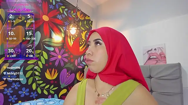 Snapshot of Sweet_hot_mia chatting on January 26, 10:35 pm Sweet hot mia online show from January 26, 10:35 pm