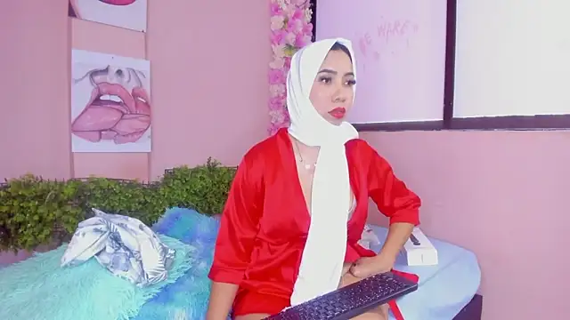 Snapshot of Sweet_hot_mia chatting on February 28, 7:35 pm Sweet hot mia online show from February 28, 7:35 pm