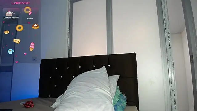 Sweet hot mia online show from March 12, 3:29 pm