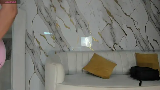 Snapshot of KatieNolan_1 chatting on May 26, 6:37 pm KatieNolan 1 online show from May 26, 6:37 pm
