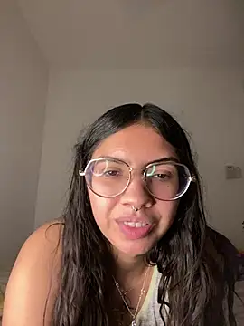 Snapshot of Argentiiniita chatting on December 11, 1:37 am Argentiiniita online show from December 11, 1:37 am