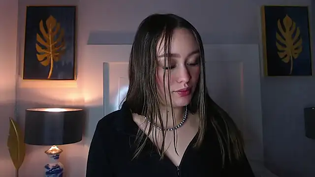 Ivyy Crystal online show from March 18, 4:04 pm