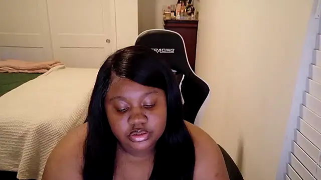 explosivekitty69 online show from November 17, 7:58 am