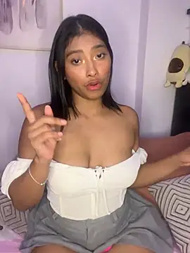 Isabella fasilier online show from February 5, 12:10 am