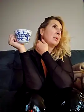 MariaRichi  online show from December 3, 8:00 am