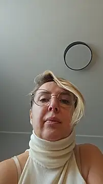 Snapshot of MariaRichi_ chatting on March 25, 7:36 am MariaRichi online show from March 25, 7:36 am