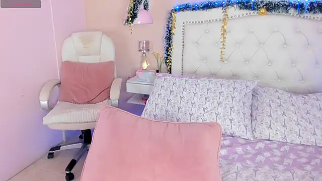 Ashley Evans18 online show from December 20, 3:42 pm