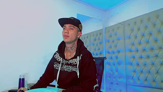 HannibalLester online show from February 4, 2:49 am