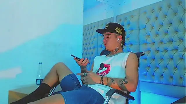 HannibalLester online show from February 11, 8:58 am