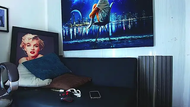 HannibalLester online show from March 21, 10:50 am