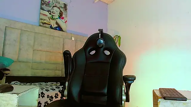 HannibalLester online show from September 20, 4:57 am