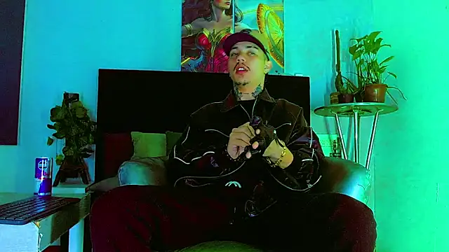 HannibalLester online show from December 17, 3:45 am