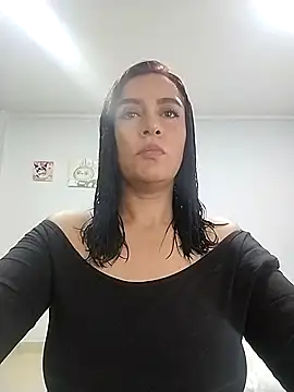 hailey85 online show from December 17, 11:33 pm