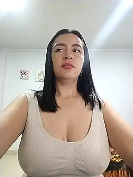 hailey85 online show from December 22, 11:46 pm