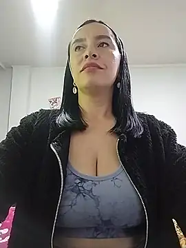hailey85 online show from July 8, 10:25 pm