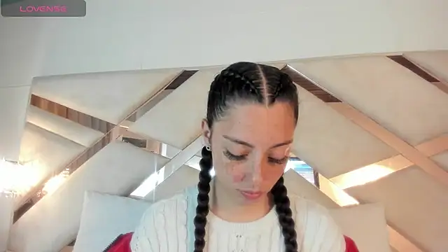 sadashi moon  online show from February 19, 12:35 am