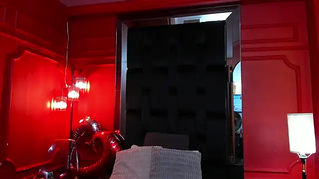 Snapshot of nathalie_rossel chatting on February 8, 1:11 am nathalie rossel online show from February 8, 1:11 am