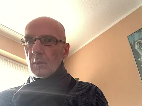 Bula94193 online show from March 1, 3:27 pm