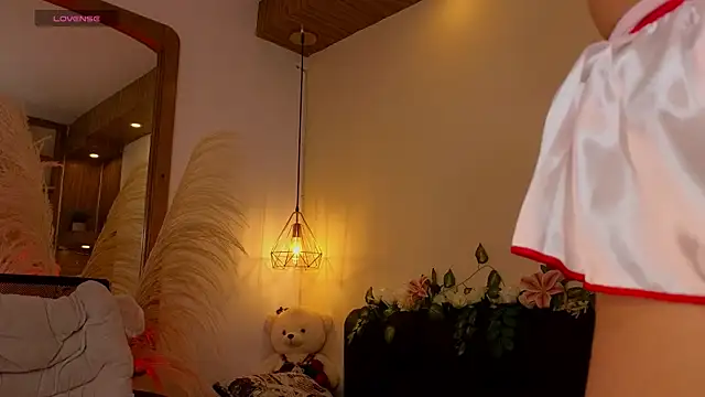 Hannah williams1 online show from October 31, 10:11 pm