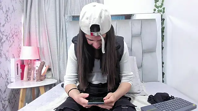 dafne queenn online show from September 22, 12:29 pm