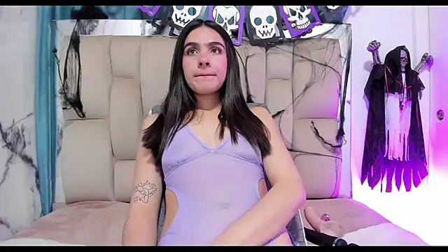 dafne queenn online show from October 17, 12:52 pm