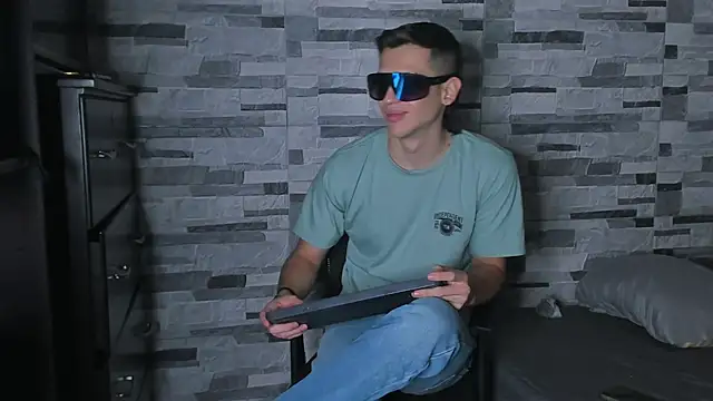 Dimitri higth420 online show from January 7, 9:50 pm