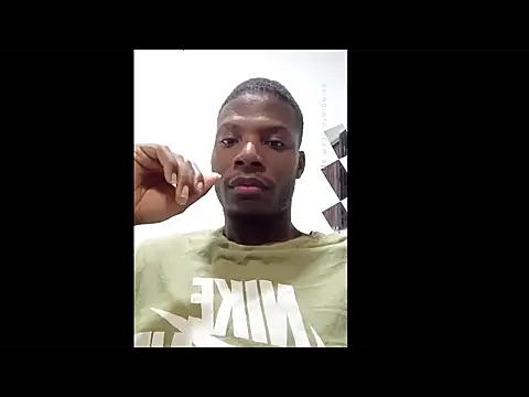 Snapshot of DalianHR33 chatting on June 11, 2:53 am DalianHR33 online show from June 11, 2:53 am