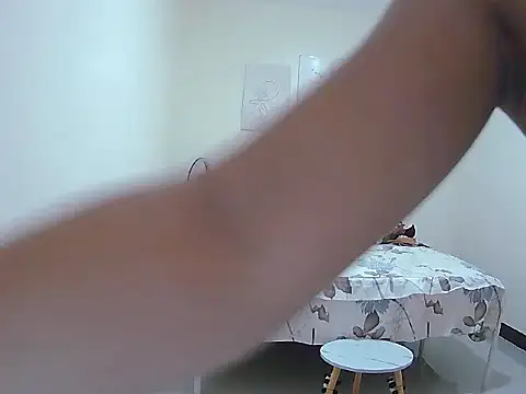 naughtywife811 online show from December 20, 5:47 am