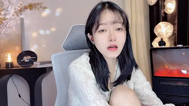 xiaodaibabyy online show from January 31, 3:11 pm