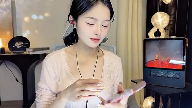 xiaodaibabyy online show from February 10, 7:28 pm