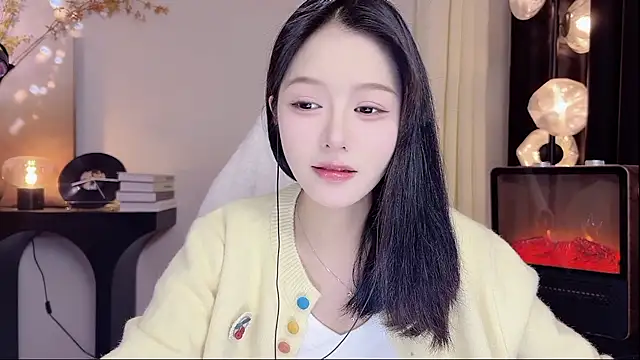 xiaodaibabyy online show from March 6, 1:14 pm