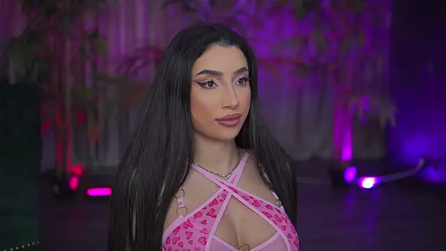 GinaValentinna online show from November 2, 8:00 pm