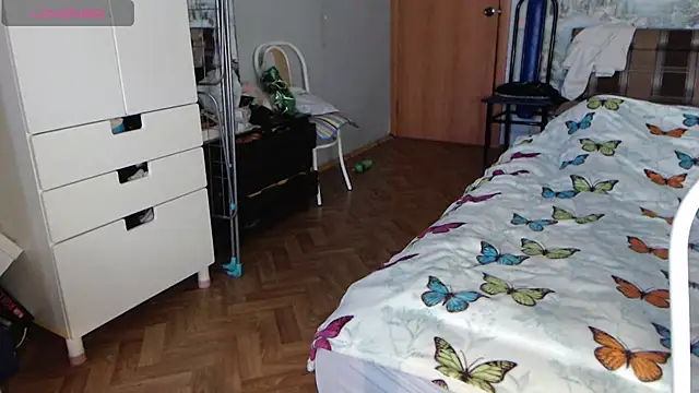 Snapshot of -LauraGold- chatting on December 26, 10:59 am -LauraGold- online show from December 26, 10:59 am