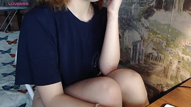 Snapshot of -LauraGold- chatting on December 28, 11:41 am -LauraGold- online show from December 28, 11:41 am