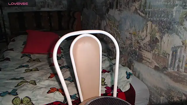 Snapshot of -LauraGold- chatting on January 8, 8:39 pm -LauraGold- online show from January 8, 8:39 pm