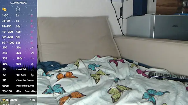 Snapshot of -LauraGold- chatting on February 21, 10:37 pm -LauraGold- online show from February 21, 10:37 pm