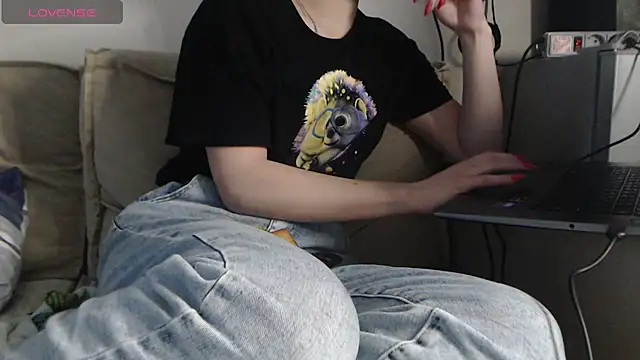 Snapshot of -LauraGold- chatting on March 4, 7:11 pm -LauraGold- online show from March 4, 7:11 pm