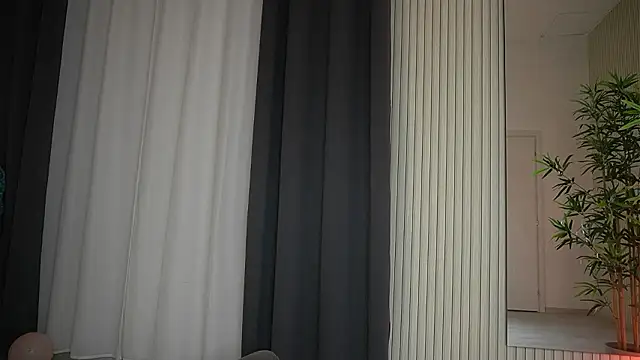 Snapshot of KatelynSparks chatting on February 27, 7:30 am KatelynSparks online show from February 27, 7:30 am