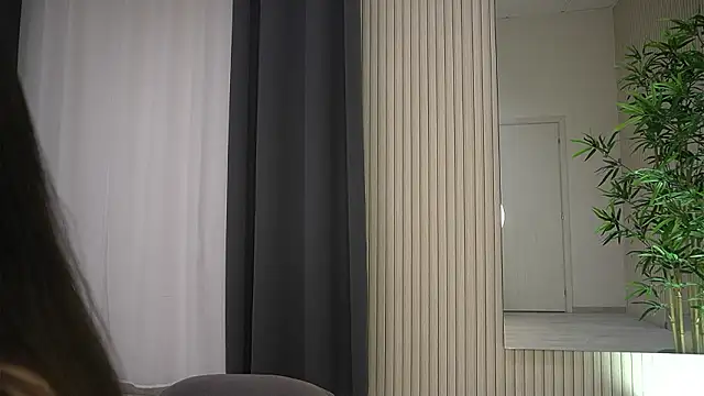 Snapshot of KatelynSparks chatting on March 7, 6:32 am KatelynSparks online show from March 7, 6:32 am