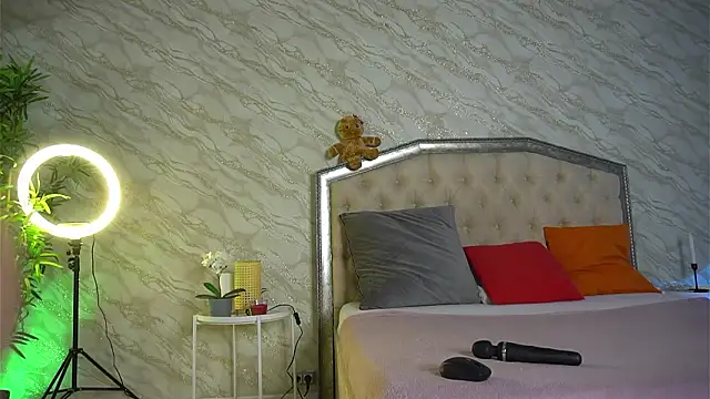 Snapshot of KatelynSparks chatting on March 12, 7:14 am KatelynSparks online show from March 12, 7:14 am